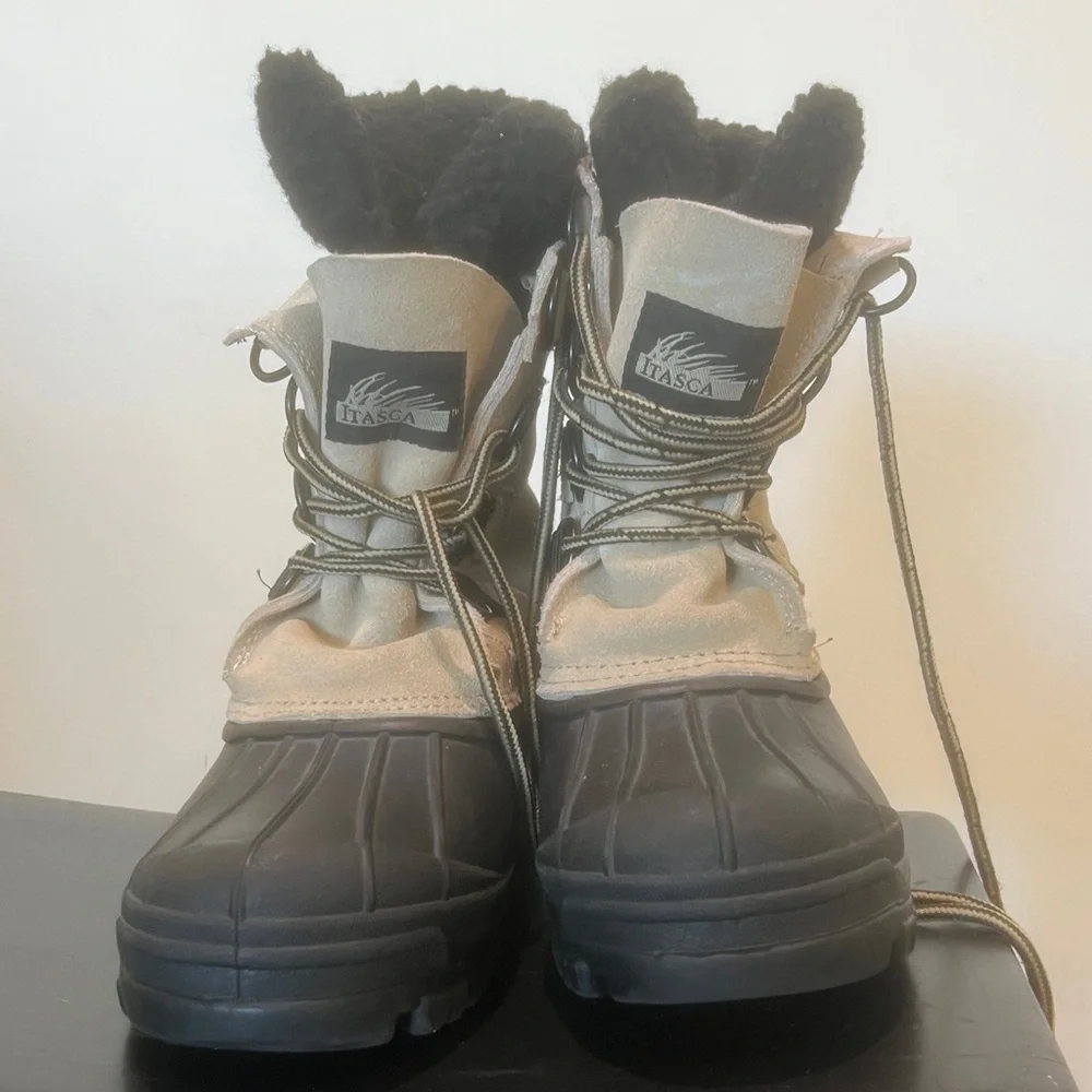 Itasca Men's Size 7 Black and Cream Snow Boots - Like New
